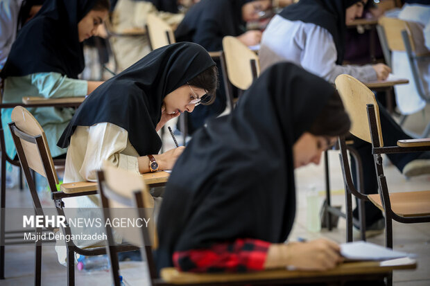 ۴ دانش آموز البرز حائز رتبه تک رقمی کنکور شدند