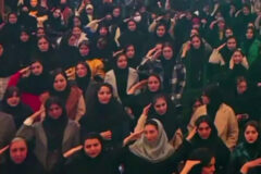 ادای احترام دانشجویان دانشگاه آزاد کرج به شهدای جنگ دوازده‌روزه