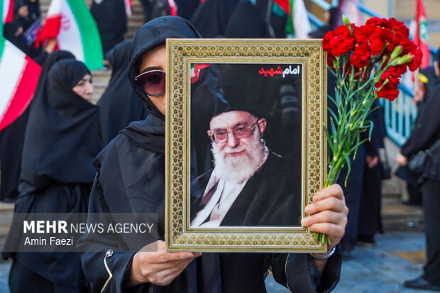 اسکان و پذیرایی از زائران رهبر شهید در موکب ساوجبلاغ