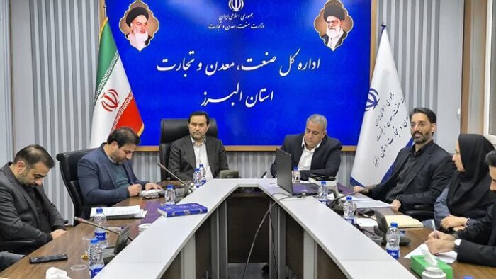 اصلاح نظام ارزی بدون حل چالش‌های تولید و توزیع کافی نیست