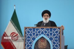 امام جمعه کرج: سیاست راهبردی ایران خروج امریکا از منطقه است