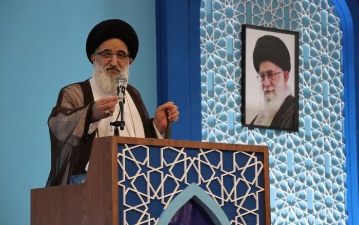 امام‌جمعه کرج: مطالبه گری باید همراه باانصاف و رعایت حرمت مؤمنان باشد