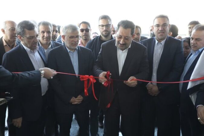 با حضور وزیر صمت؛ یک شرکت دارویی  در البرز افتتاح شد