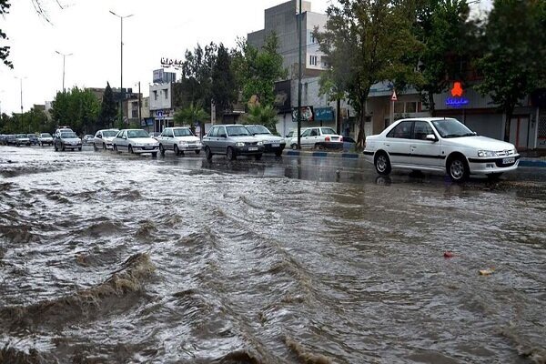 سیلاب در خیابان های کرج بعد از باران پر حجم پاییزی