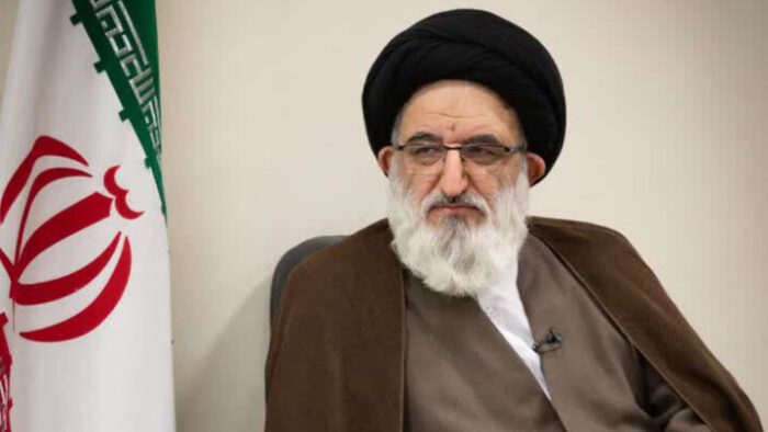 عدم اطاعت از ولی فقیه می تواند عامل شکست جامعه اسلامی شود
