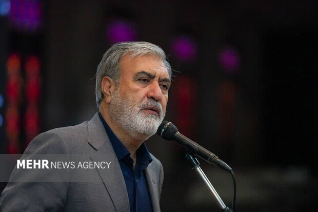 عزیزی: پایان هر جنگی در اختیار ملت ایران است