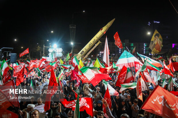قدردانی از مردمی که بیش از ۶ ماه در میدان ماندند