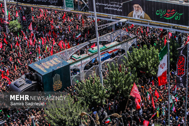 مترو گلشهر کرج میزبان زائرین بازگشته از تشییع پیکر آقای شهید ایران