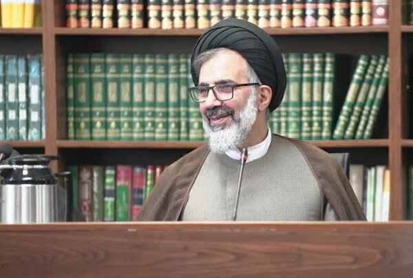 مدیران با برگزاری ملاقات‌های مردمی، دسترسی مردم به خود را تسهیل کنند