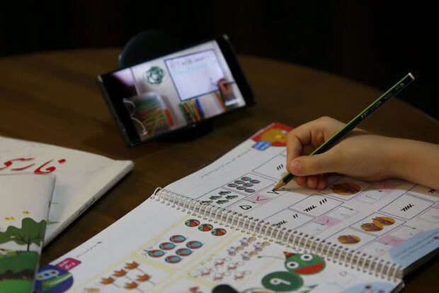 مقطع متوسطه اول و ابتدایی در البرز غیرحضوری شد؛مادران دور کار شدند