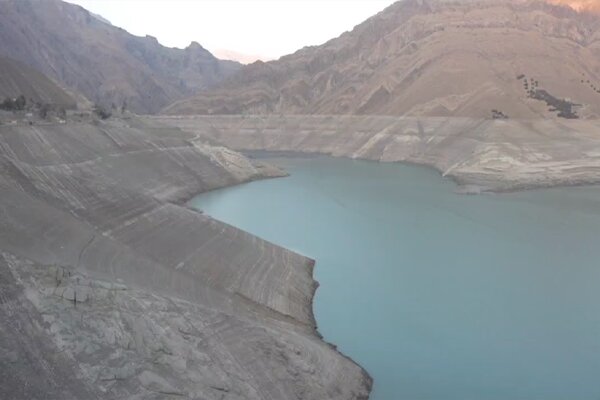 نمایی از وضعیت تراز آب سد کرج