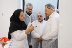 وزیر صمت از یکی از واحدهای دارویی در شهرستان نظرآباد بازدید کرد