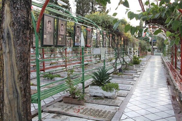 گلباران مزار شهدا به مناسبت هفته کار و کارگر در استان البرز