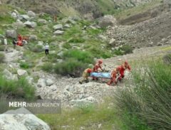 ۲ کوهنورد گرفتار در صخره‌های طالقان نجات یافتند